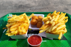 Lecker belgische Fritten und Käsbolle - mmmmhhh...:-)