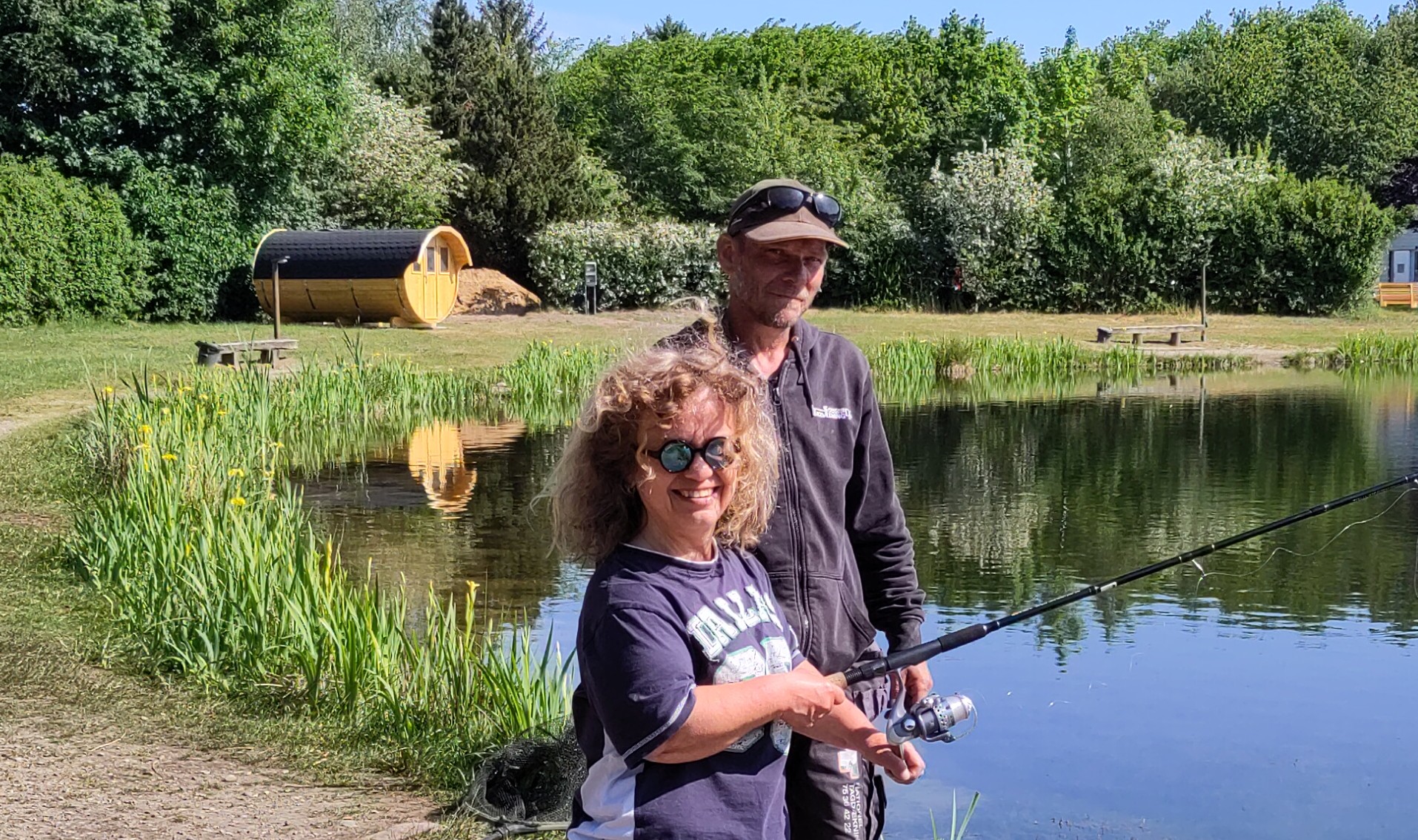 Ebsen und Dolli beim Angeln