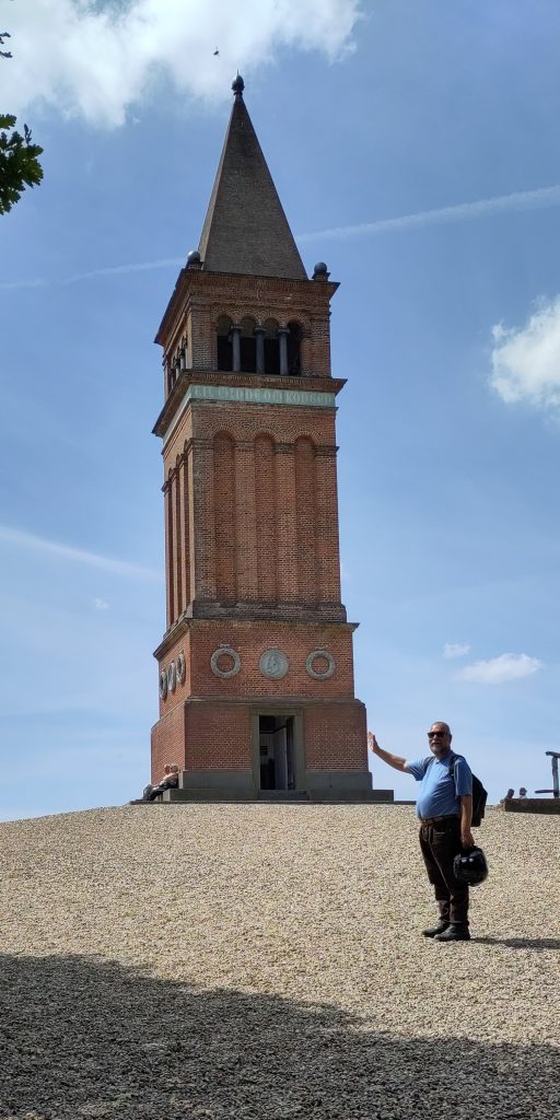 Elmi und der Himmelbergjet-Turm