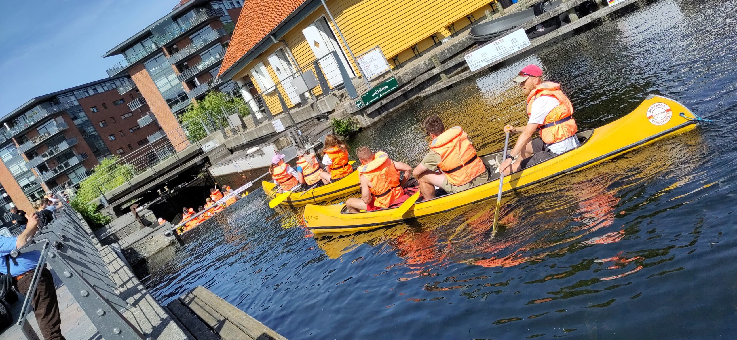 Kanuten vor und in der Schleuse